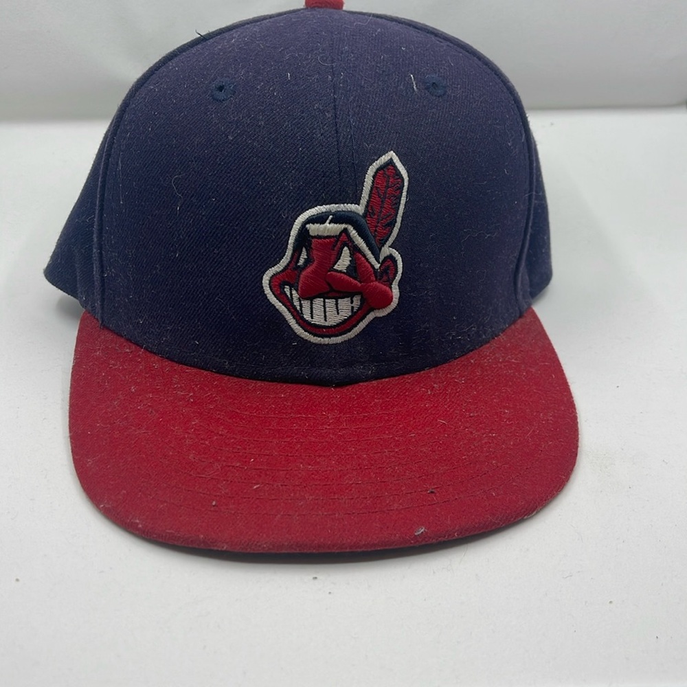Cleveland Indians size 7